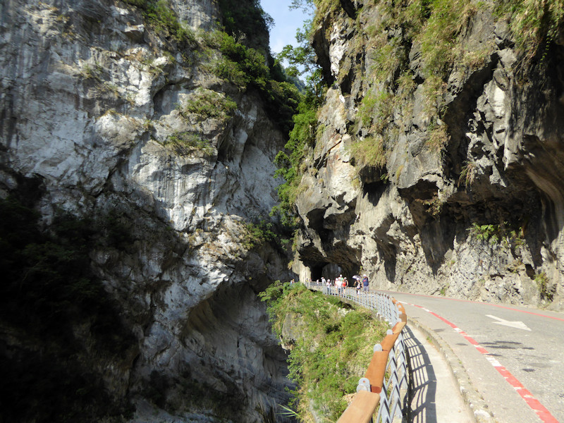 Swallow Grotto (Yanzikou)