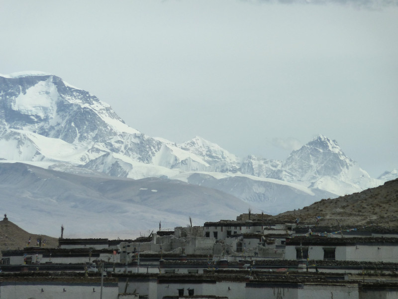 Between Old Tingri and the border to Nepal