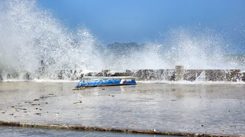 Crashing waves
